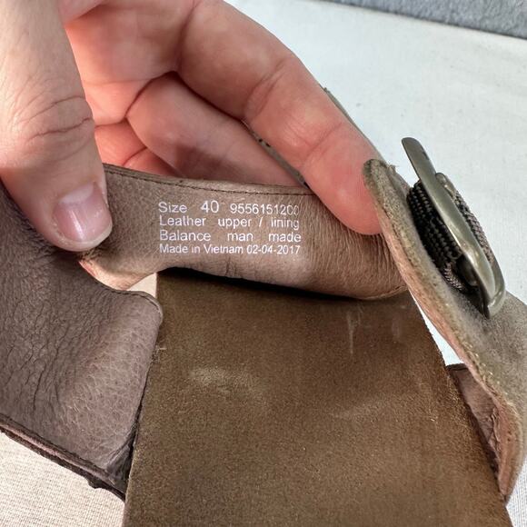 Dansko Womens sz 40 Deandra Studded Taupe Shimmer Sandal Block Heel BOHO T Strap - Picture 8 of 13